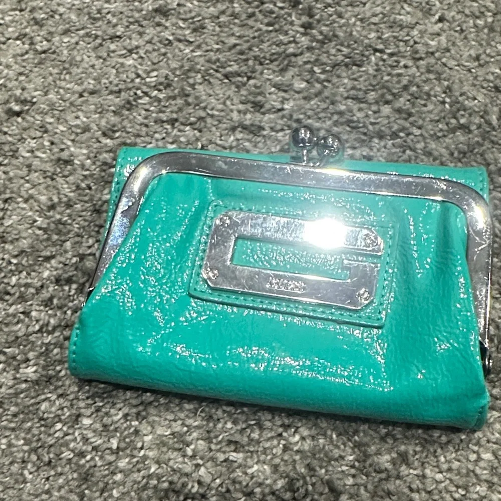 Guess Teal Patent Kiss-Lock Wallet with Silver Hardware - Picture 1 of 4